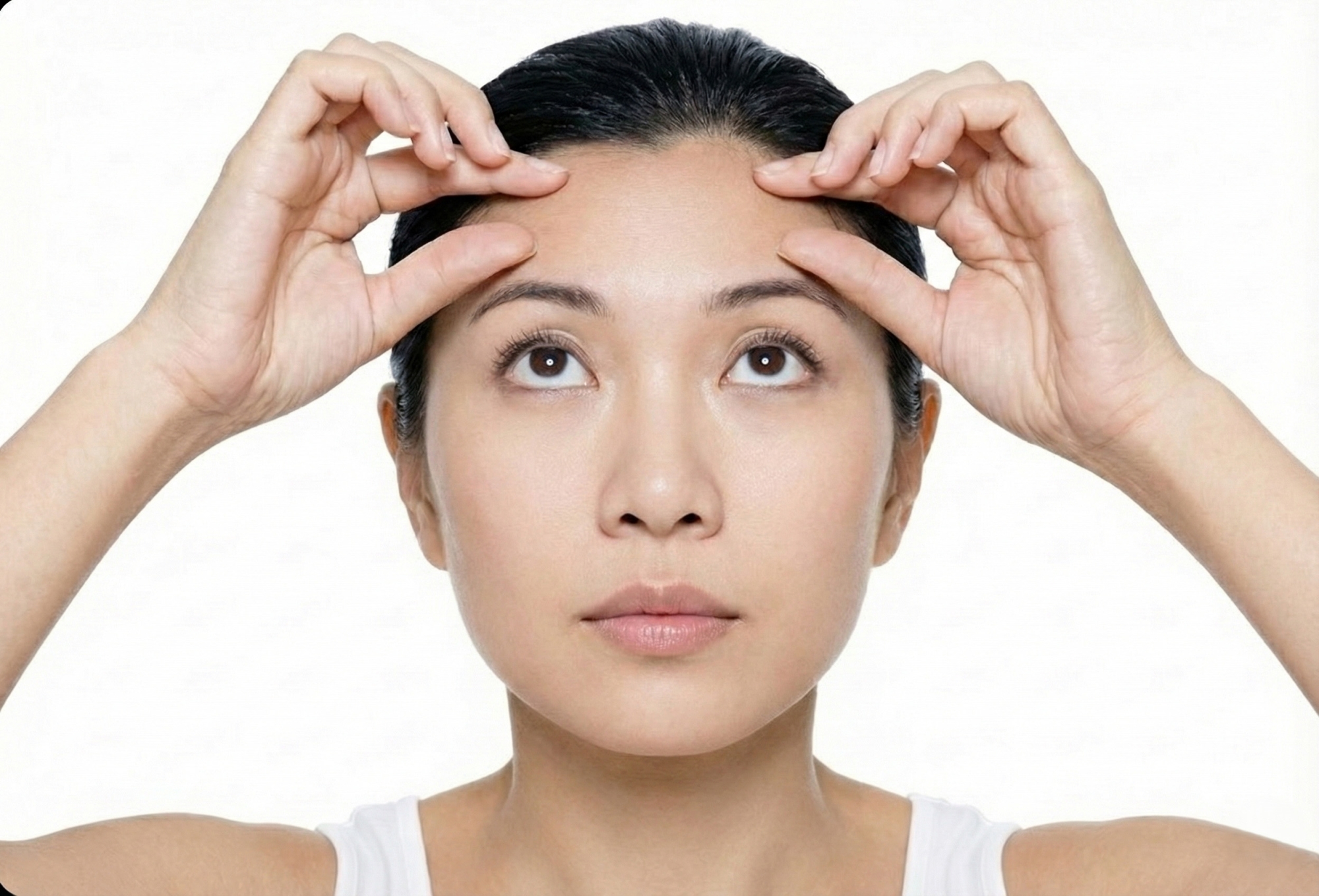 Căng da thu gọn trán